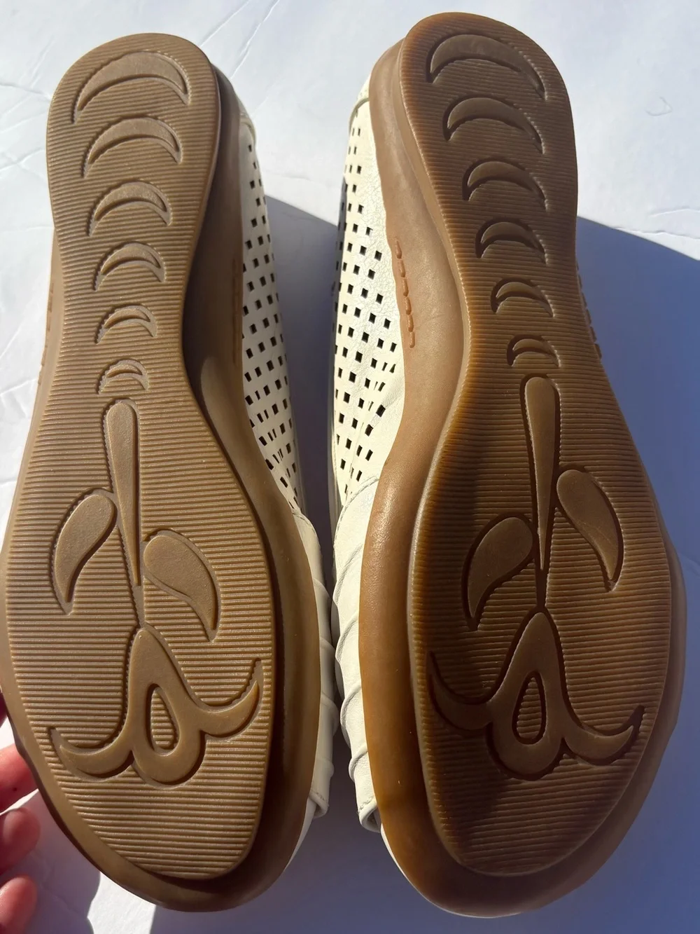 Cliffs by WHITE MOUNTAIN Cream Twisted-Detail Perforated Ballet Flats